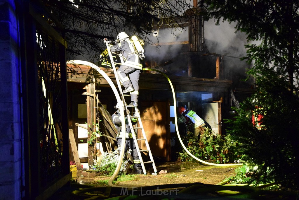 Grossfeuer Einfamilienhaus Siegburg Muehlengrabenstr P0098.JPG - Miklos Laubert